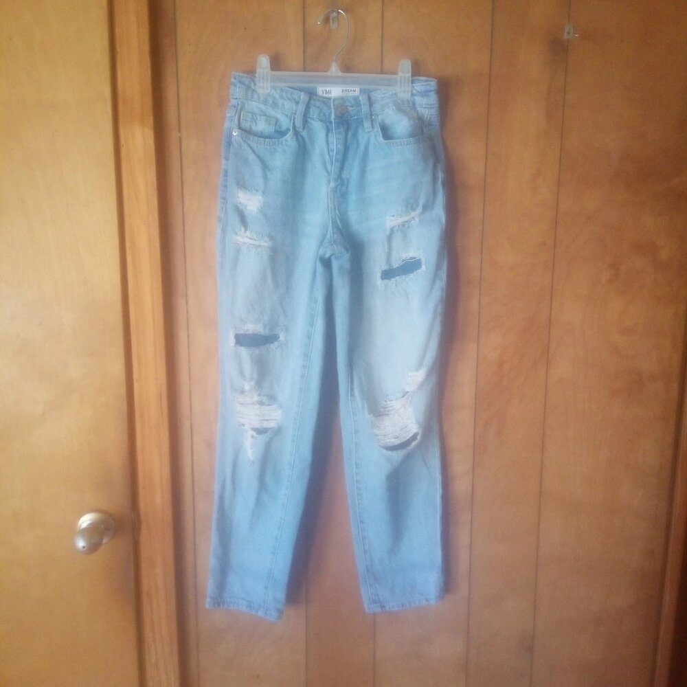 YMI Dream Women’s Distressed Jeans Size 2 Light Wash Ripped Denim